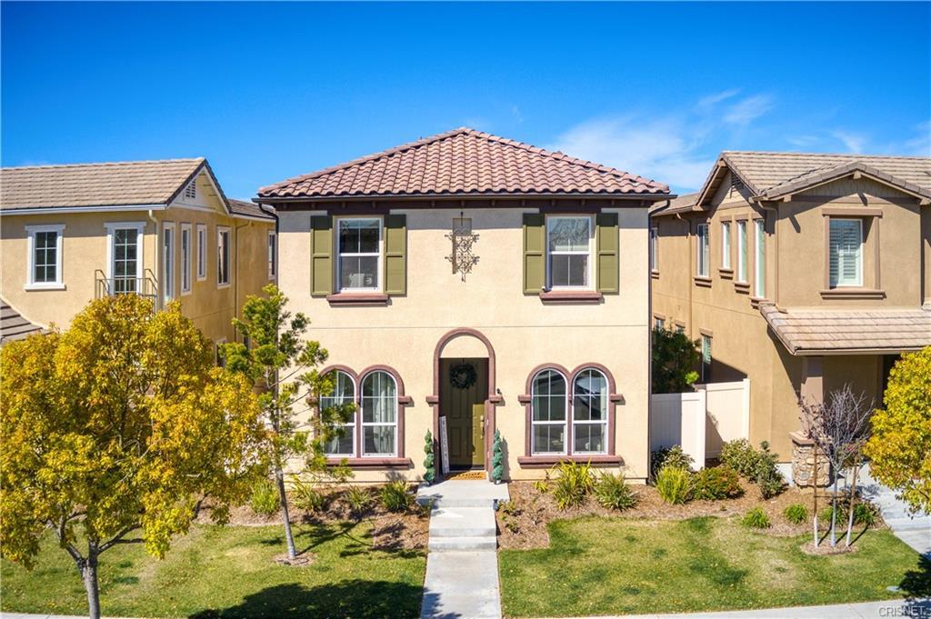 Front - 3431 N Oxnard Blvd