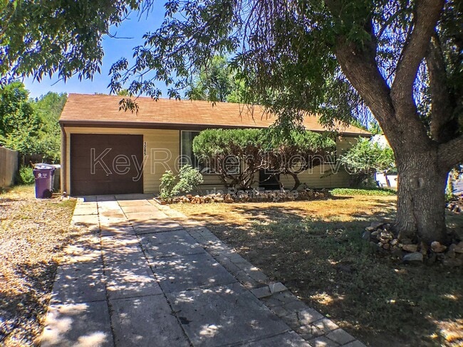 Photo - 1285 S Holly St House