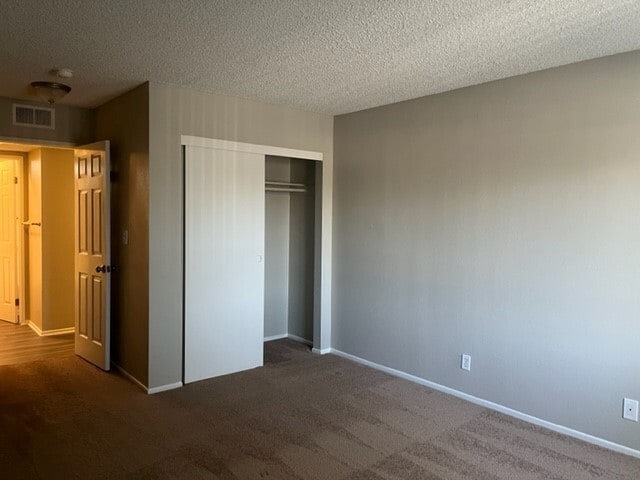 Foto del edificio - Mission Garden Apartments