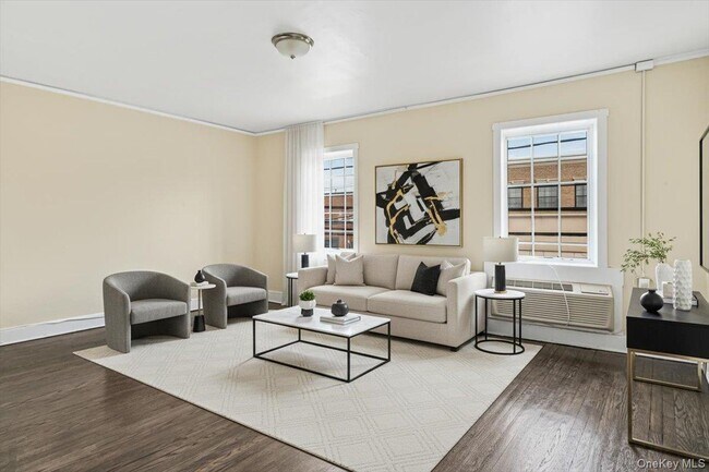 Foto del edificio - 409 Plandome Rd