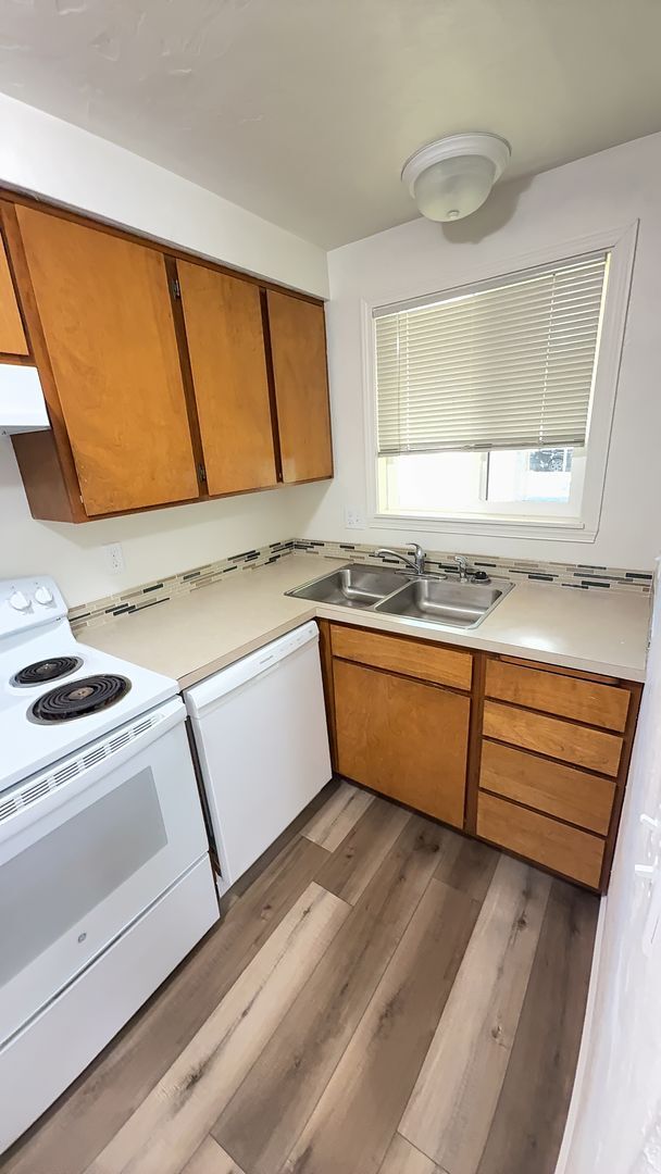 Foto del edificio - 2 Bed, 1.5 Bath Condo in The W. Eugene Nei...