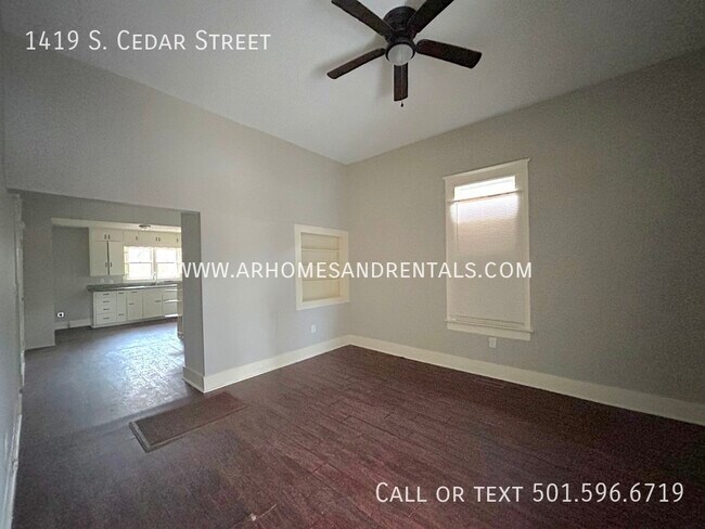 Building Photo - 1419 S. Cedar Street | $795 | 3 beds, 1 fu...