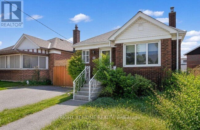 Building Photo - 1788 Keele St