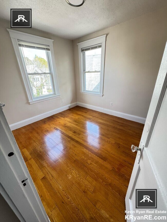 Foto del edificio - 3 bedroom in Brighton MA 02135