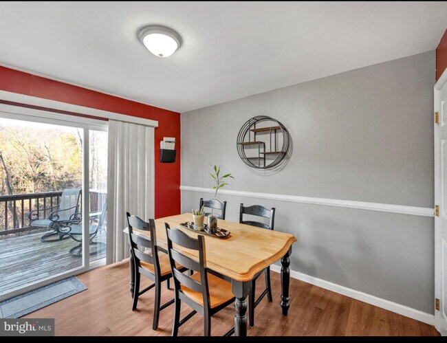 Foto del edificio - 30 Woodmyre Ln