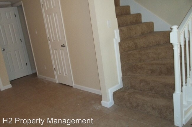 Building Photo - 2440 Ramblewood Ct