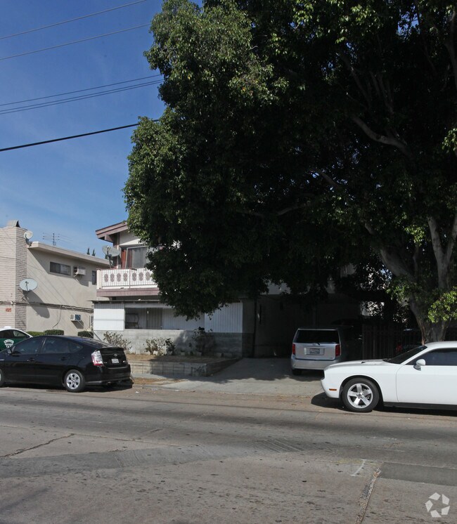 Building Photo - 4511-4517 Prospect Ave