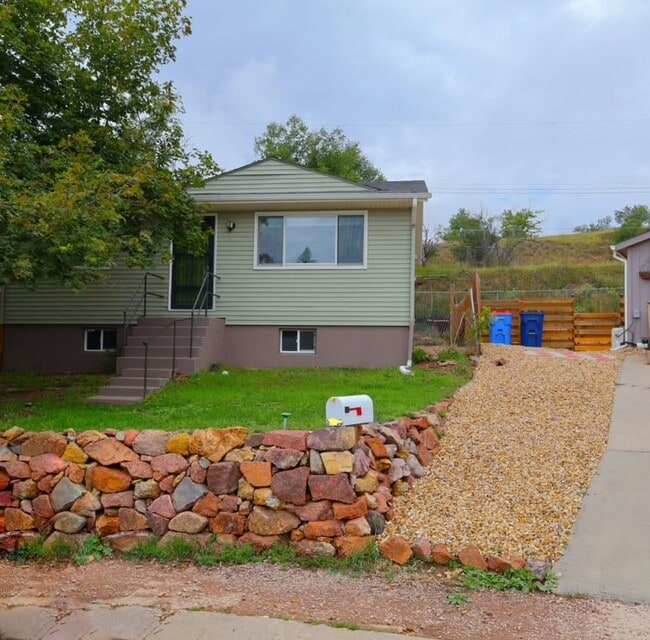 Building Photo - 2018 King Ct