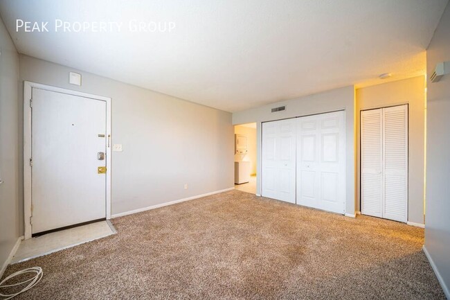 Building Photo - 311 E Jenkins Ave