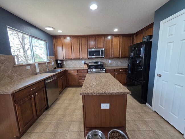 Foto del edificio - 8807 Silver Glen Dr