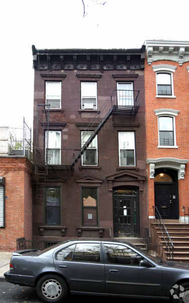 Primary Photo - 426 Bergen St