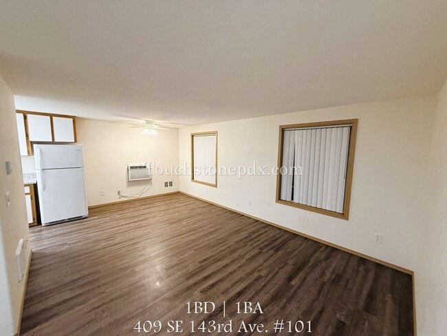 Building Photo - 409 SE 143rd Ave