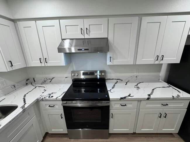 Foto del edificio - 2124 N Glenn Ave