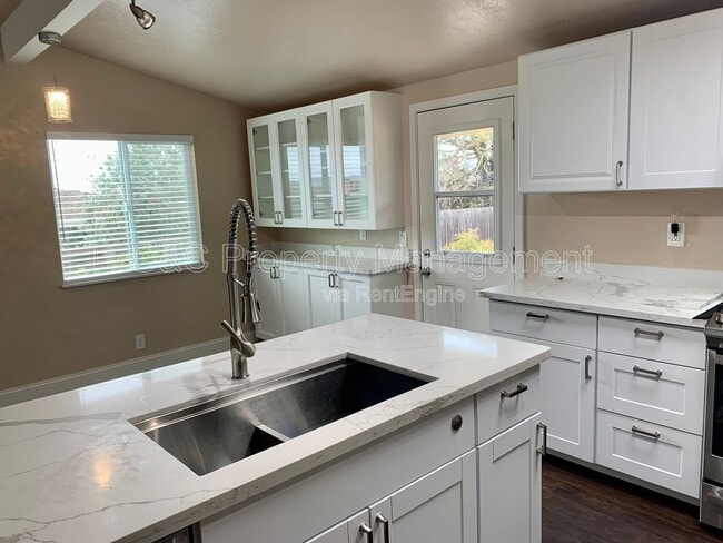 Foto del edificio - 1975 Paralta Ave