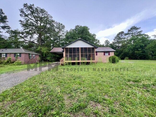 Building Photo - 137 Miranda Rd