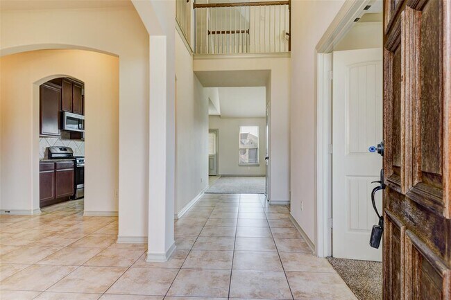 Building Photo - 2407 Aura Ct