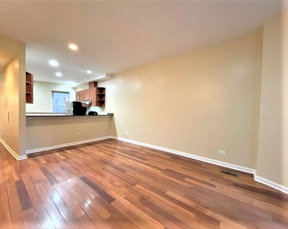 Foto del edificio - 1223 E 52nd St
