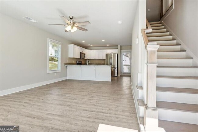 Building Photo - 5280 Chrysler Dr