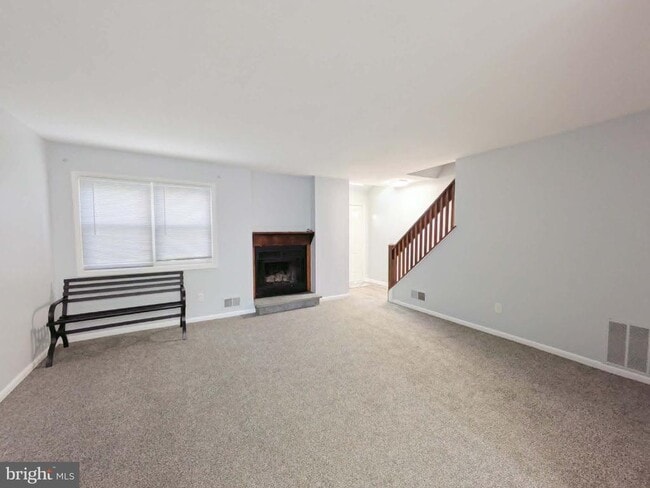 Building Photo - 229 E Green Valley Cir