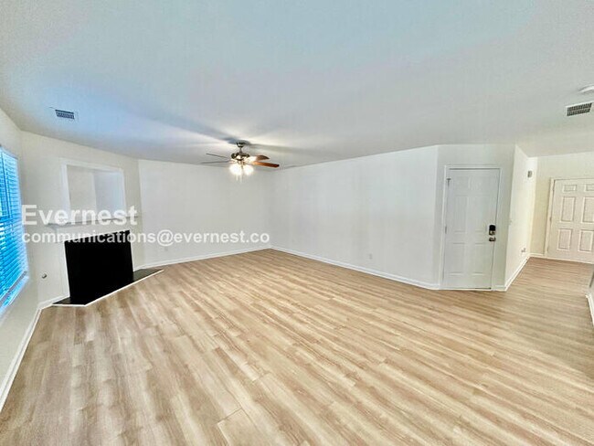 Foto del edificio - 158 Shadowbrooke Cir SW