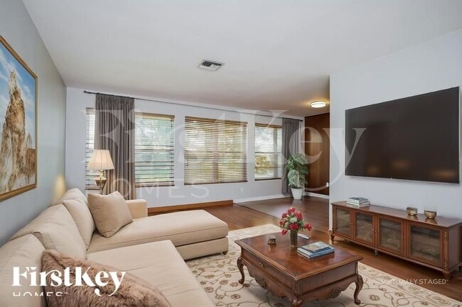 Building Photo - 607 Faber Dr