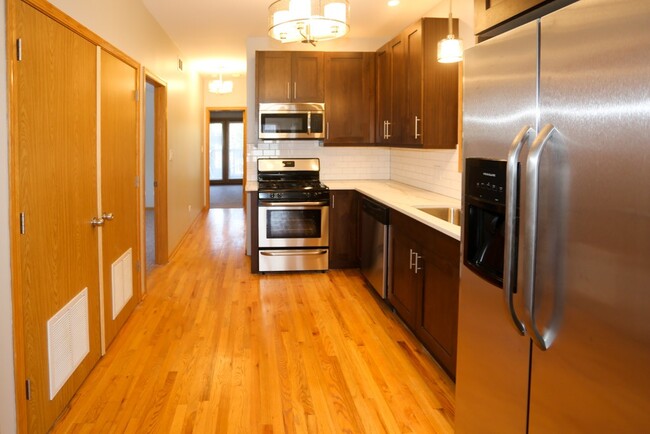 Building Photo - 1420 W Ohio St