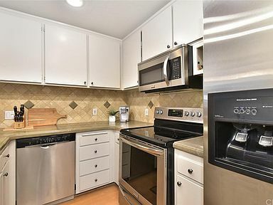 Building Photo - 7204 Marina Pacifica Dr S