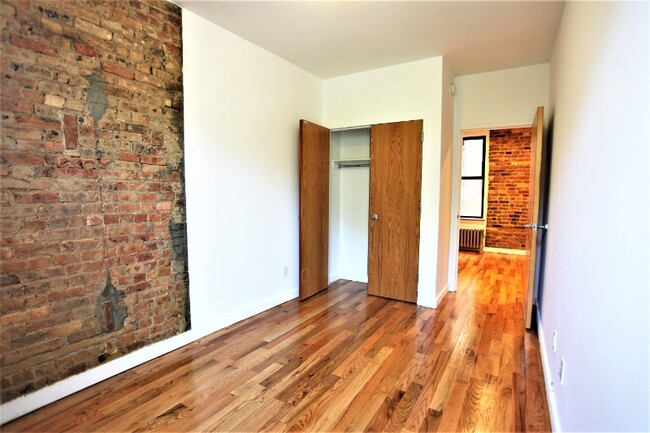 Foto del edificio - 275 Wayland Ave