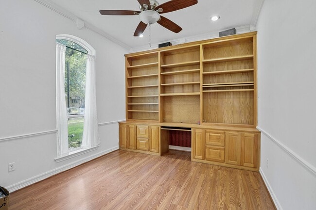 Photo - Amazing Layout Garland RISD House