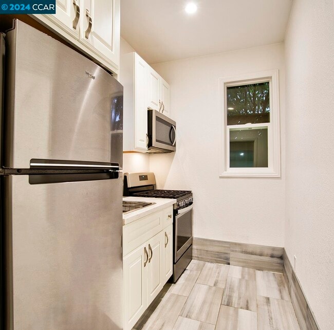 1351 Eastshore Dr, Alameda, CA 94501 Room for Rent in Alameda, CA