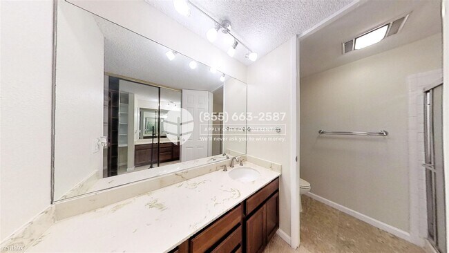 Foto del edificio - 1237 Shelter Creek Ln