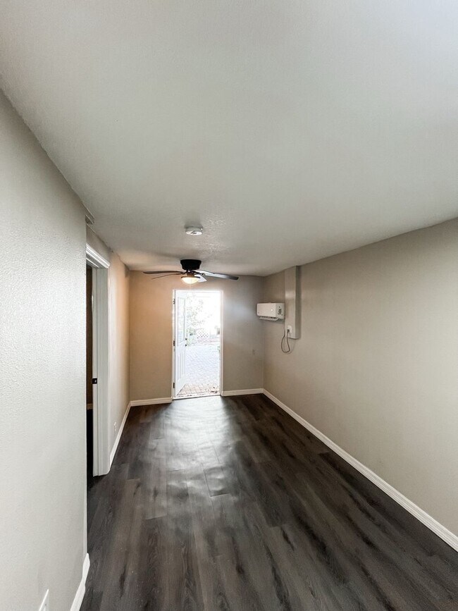 Foto del edificio - MOVE IN SPECIAL !! COZY 1/1  CONVENIENTLY LOCATED CLOSE TO DOWNTOWN ST. PETERSBURG