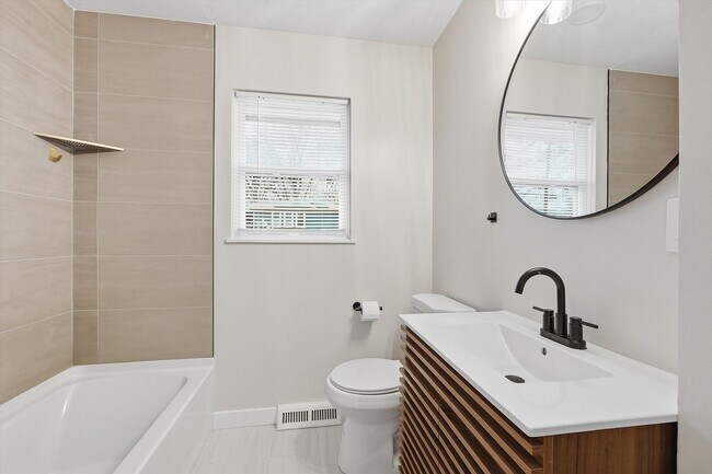 Foto del edificio - 4517 E 112 St