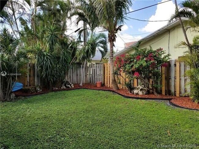 Foto del edificio - 231 NE 23rd Ave