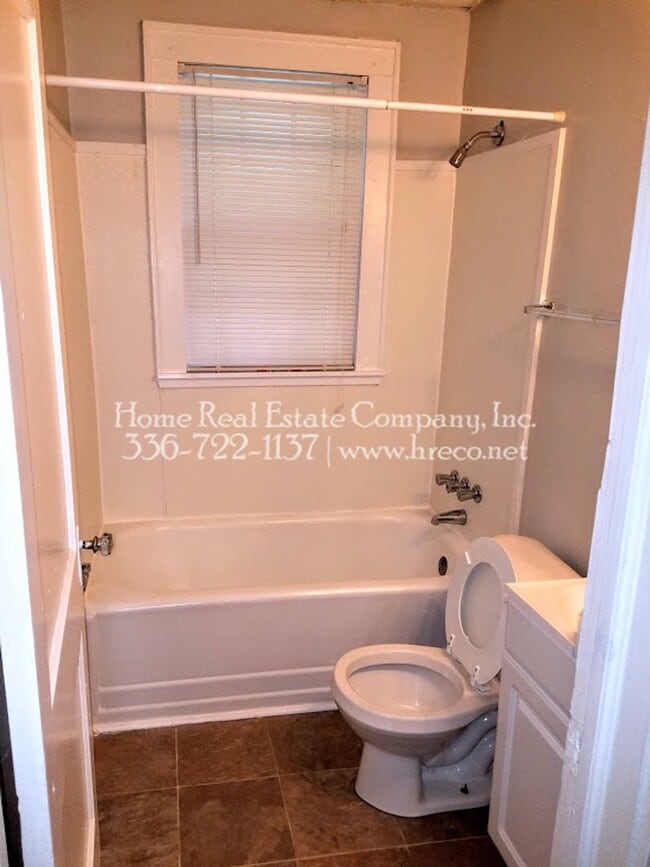 Building Photo - 123 S Poplar St