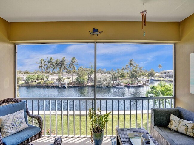 Building Photo - 912 Pine Drive Unit 203