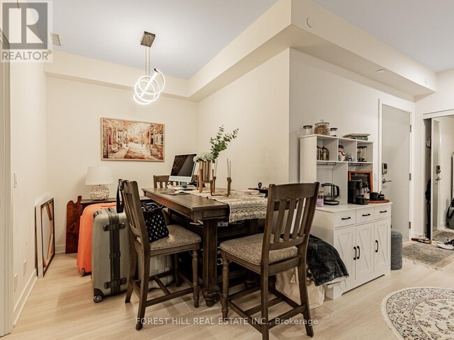 Building Photo - 30 Upper Mall Wy