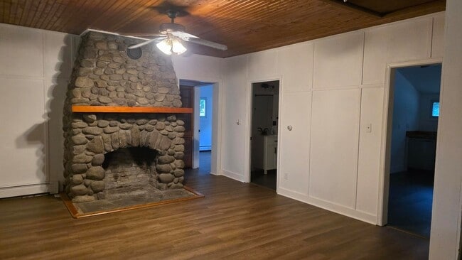 Building Photo - 1220 Weingartner Rd