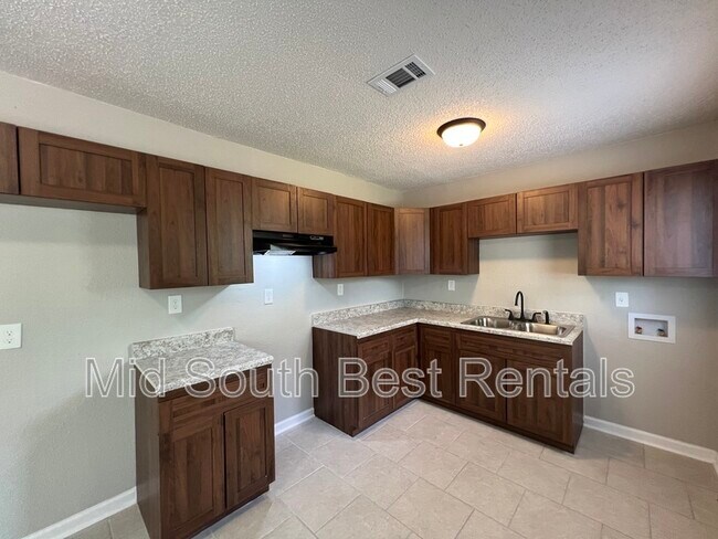 Foto del edificio - 4976 Vickie Dr