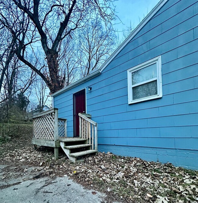 Building Photo - 4215-4217 E 54 St