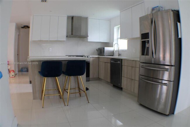 Foto del edificio - 3 bedroom in Hollywood FL 33021