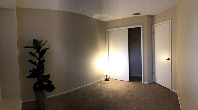 Building Photo - 2722 Lancaster Ct