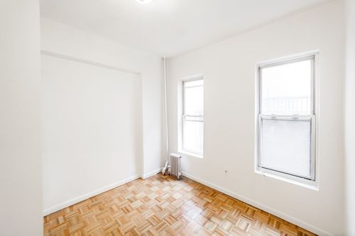 Building Photo - 256 E 78th St