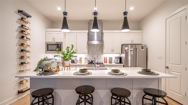 Foto del edificio - 694 W Main St