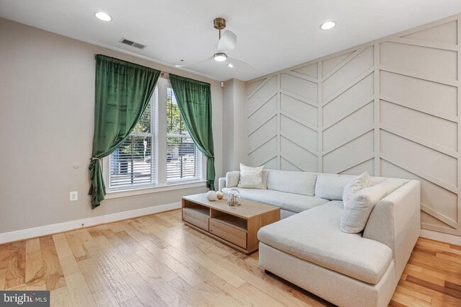 Building Photo - 2205 Richmond Hwy