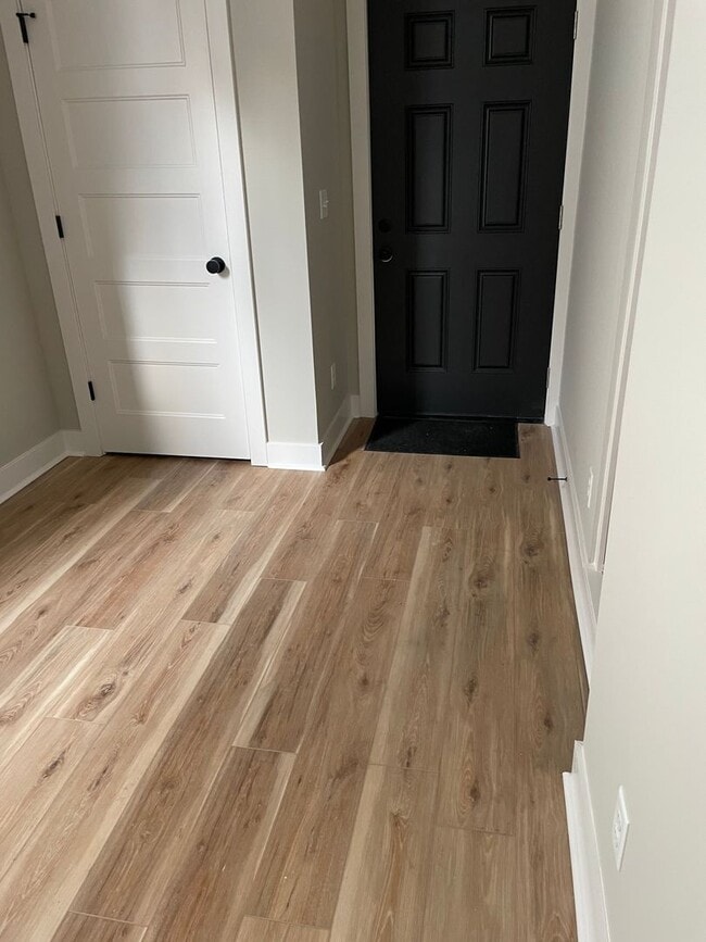 Building Photo - 411 Gwendolyn St