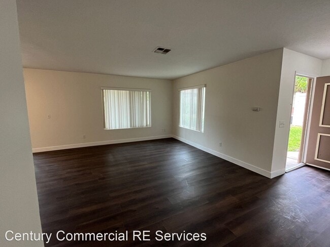Foto del edificio - 3 br, 3 bath House - 434 Golden Springs Dr...