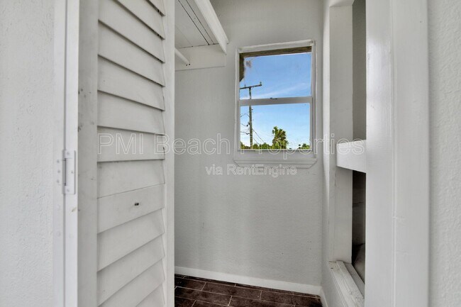 Foto del edificio - 825 Truman St
