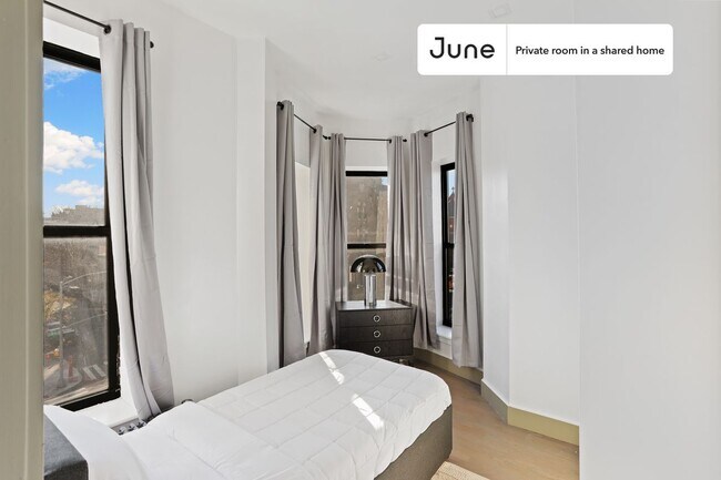 Foto del edificio - Room in Shared 3 bed/1 bath home