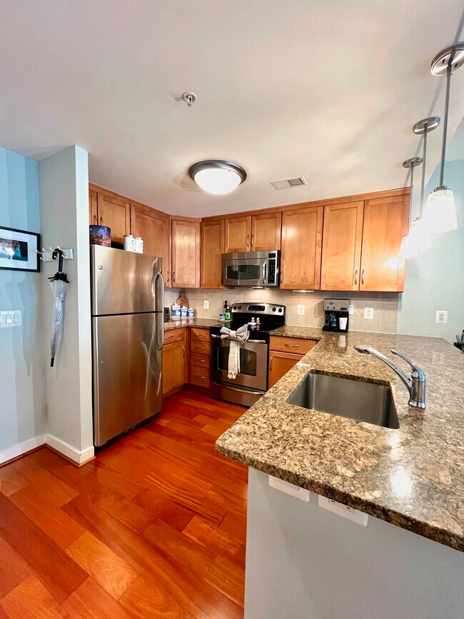 Foto del edificio - 888 N Quincy St